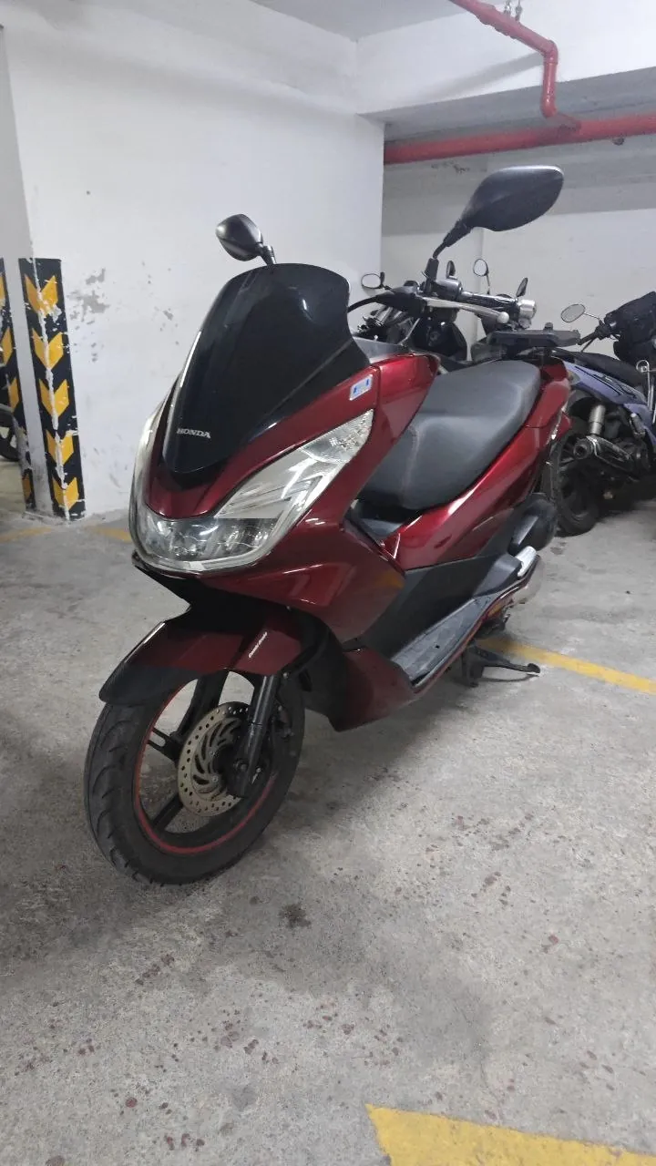 Honda PCX thế hệ thứ hai — Ảnh 3/5