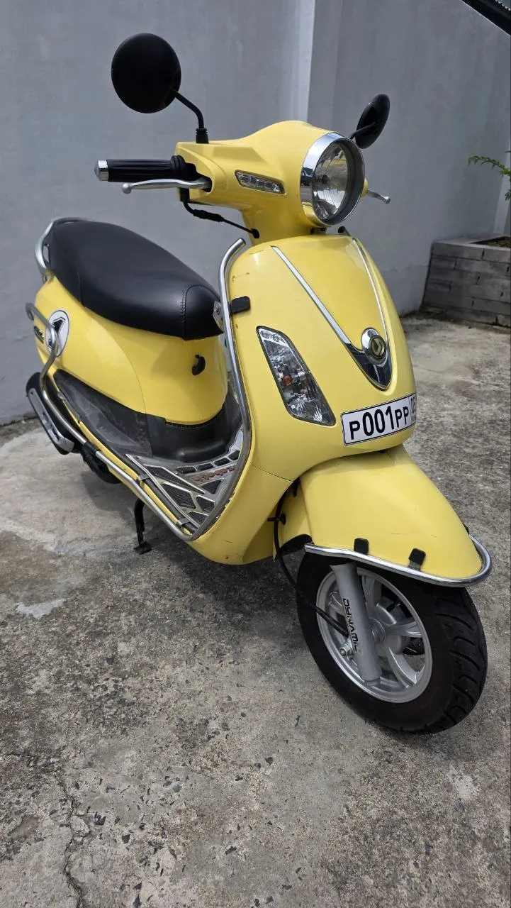 SYM Attila 125, 2010, жёлтый