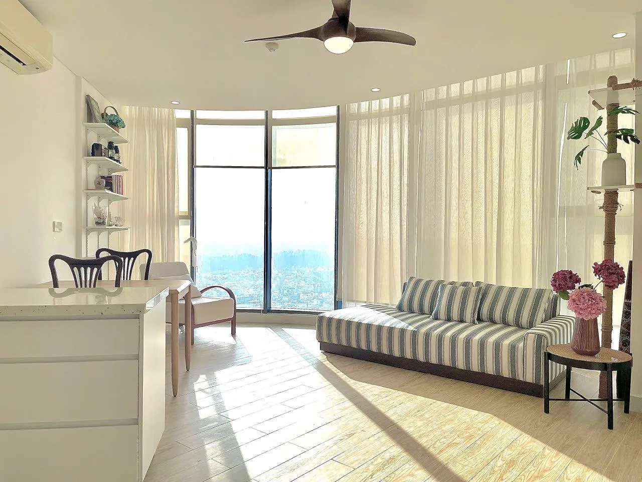 1-bedroom apartment in Marina Suites, panoramic view