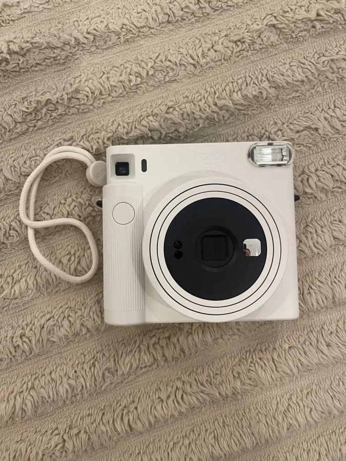Fujifilm Instax Square SQ1, почти новая