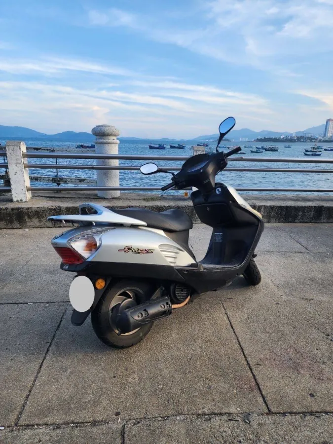 Honda Esky 125 (Spacy / Stream), đang chạy tốt