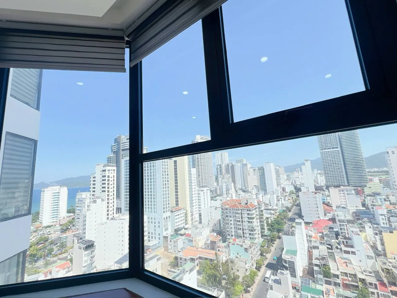 2-room apartment with sea view in HUD Building — Photo 2 of 10