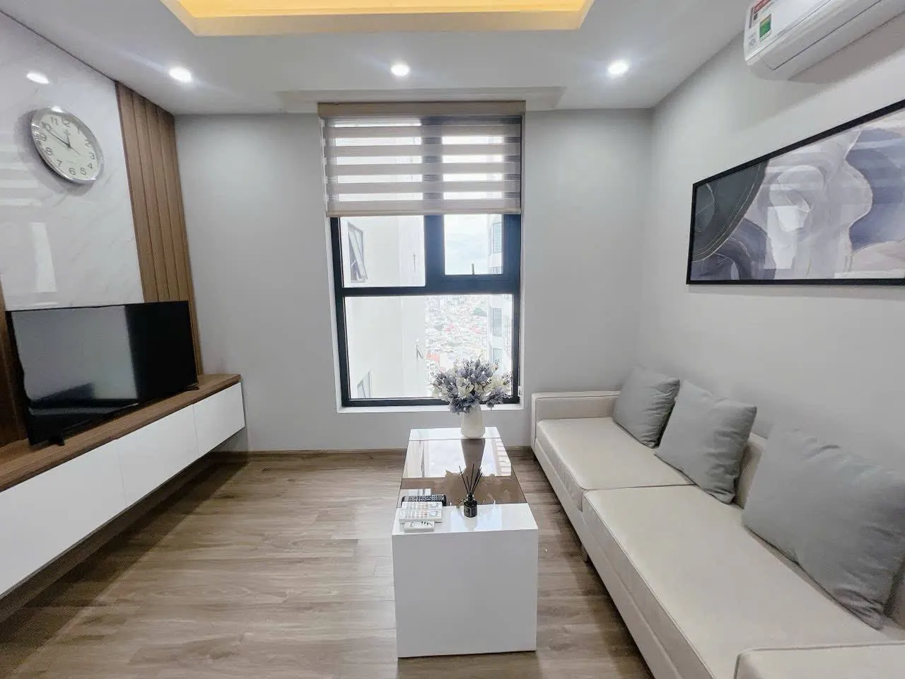 1-bedroom apartment in HUD complex, city center — Photo 5 of 8