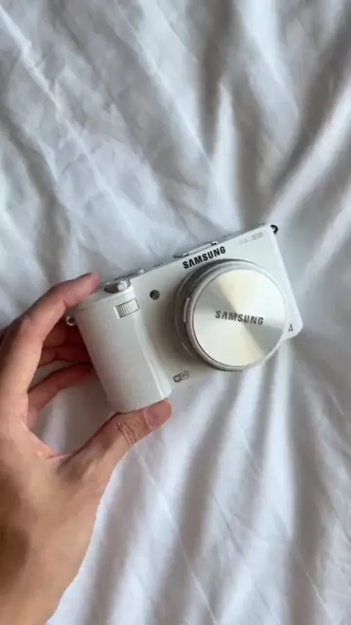Компактный фотоаппарат Samsung EX2F