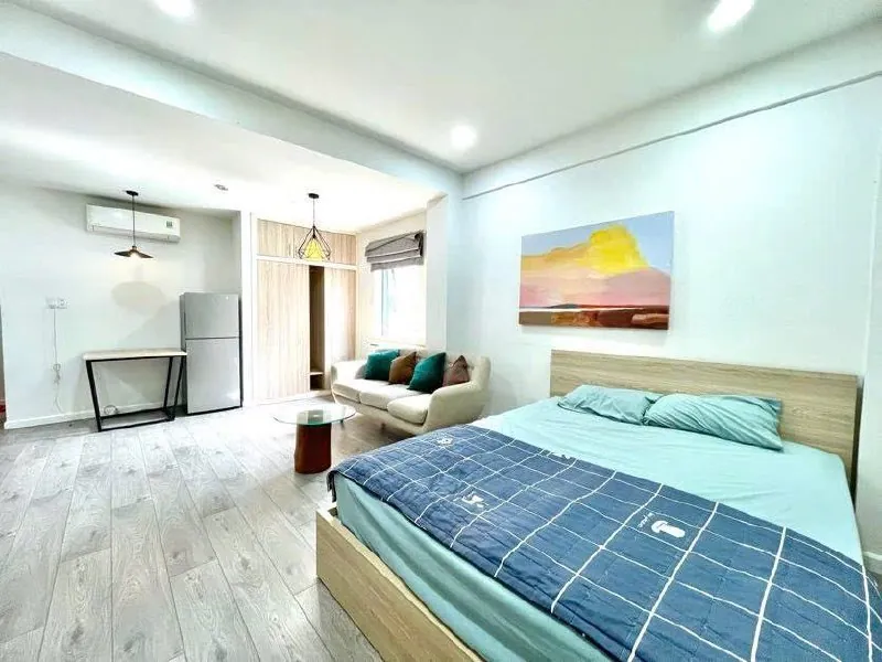 Studio by the sea, central Nha Trang