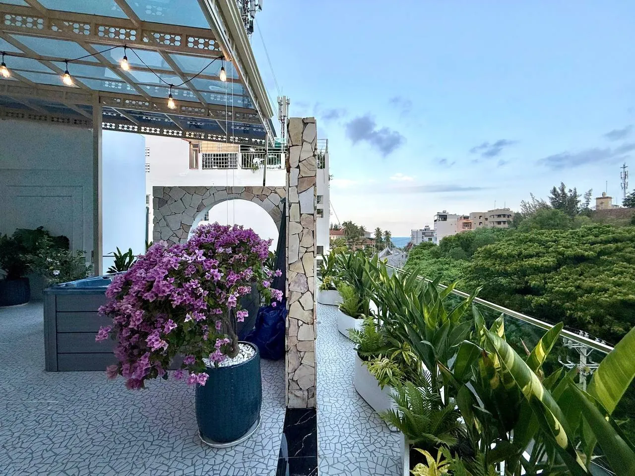 Penthouse 2 phòng ngủ có sân thượng, Bắc Nha Trang