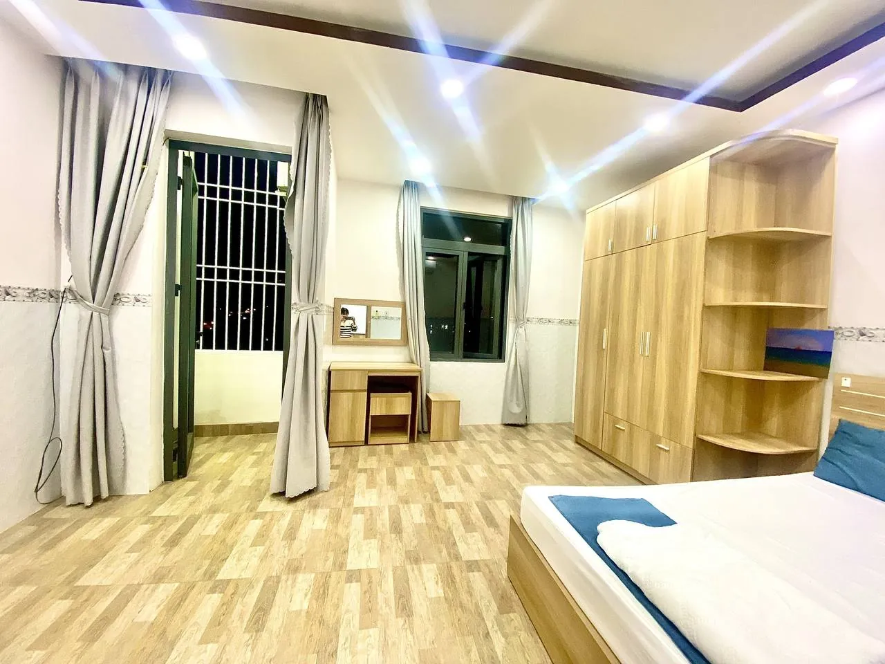 1-bedroom apartment with balcony, Vinh Hai