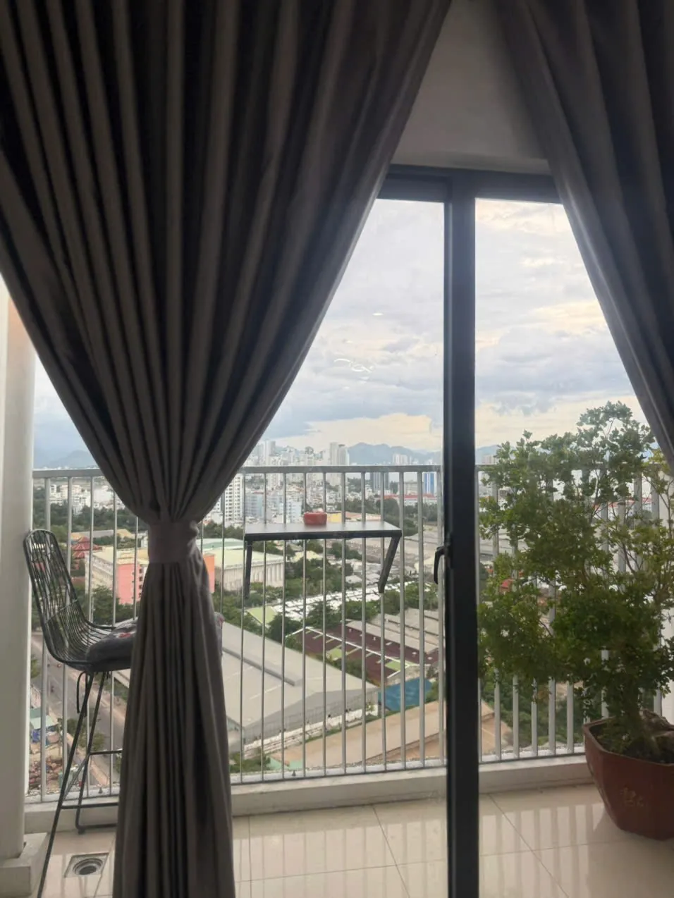 Căn hộ 2 phòng ngủ, view biển, Võ Thị Sáu