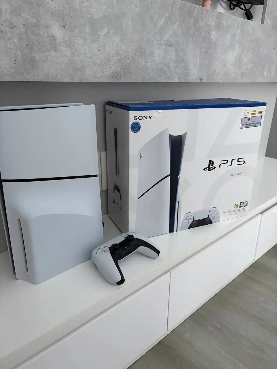 Техника при отъезде: PlayStation 5, Roborock, аэрогриль