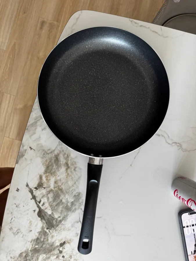 Новая сковородка, диаметр 30 см