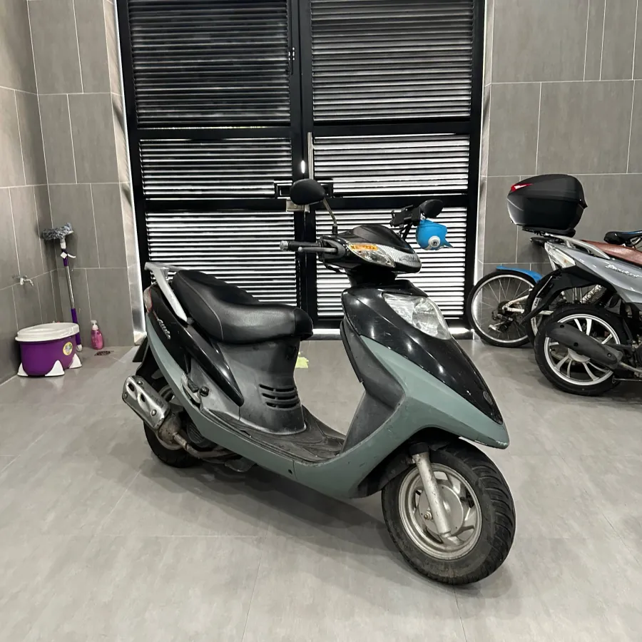 Скутер Attila 125 кубов, Нячанг