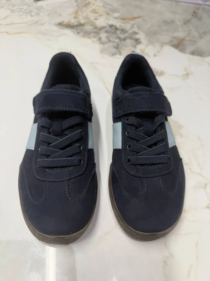 H&M kids’ sneakers, size 30