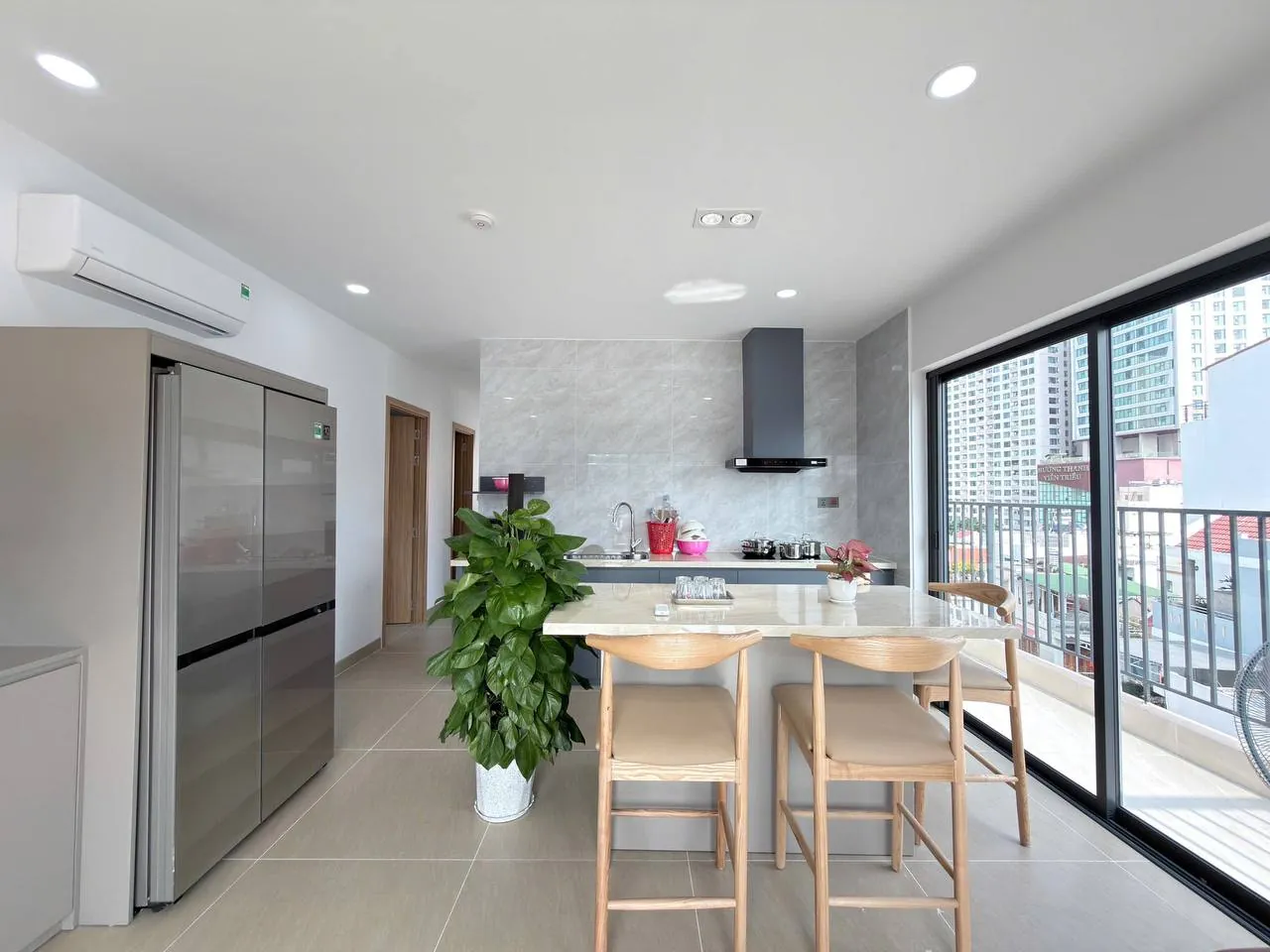 2-room apartment in Hon Chong, 200 m from the sea — Photo 2 of 6