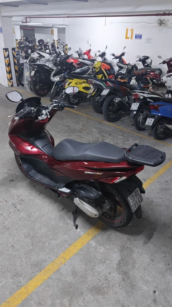 Honda PCX thế hệ thứ hai — Ảnh 4/5
