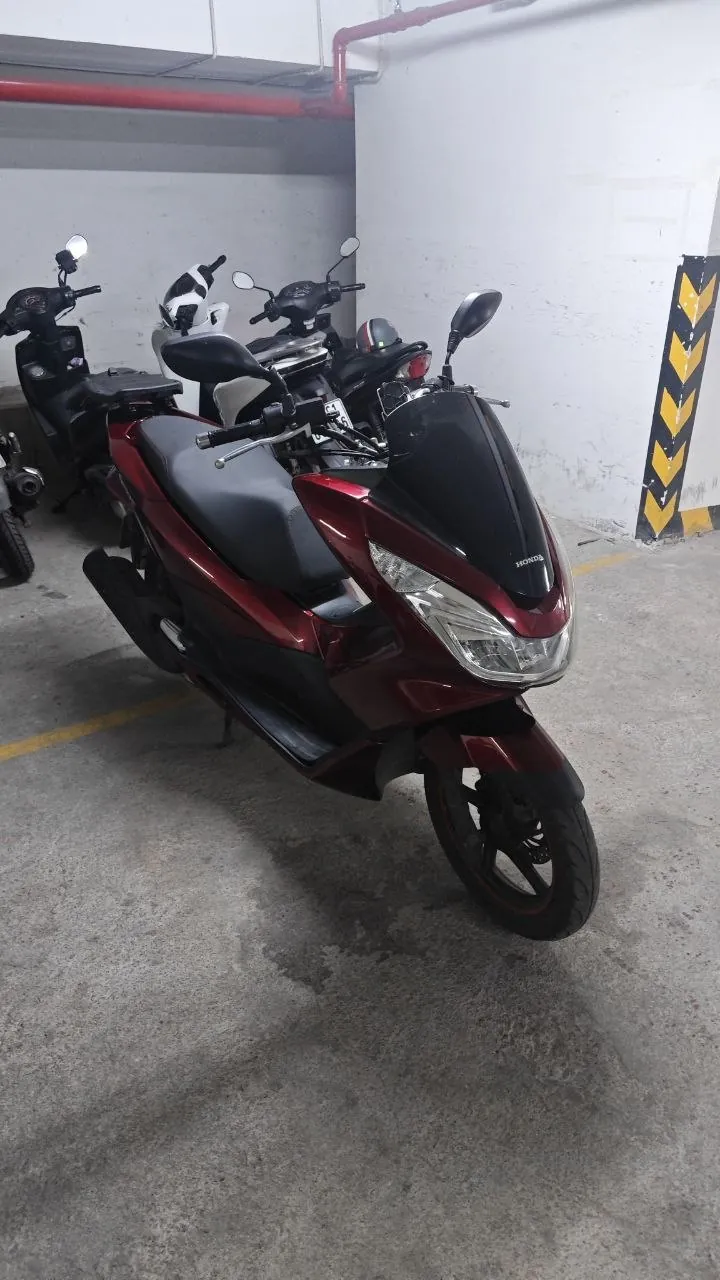 Honda PCX thế hệ thứ hai — Ảnh 2/5