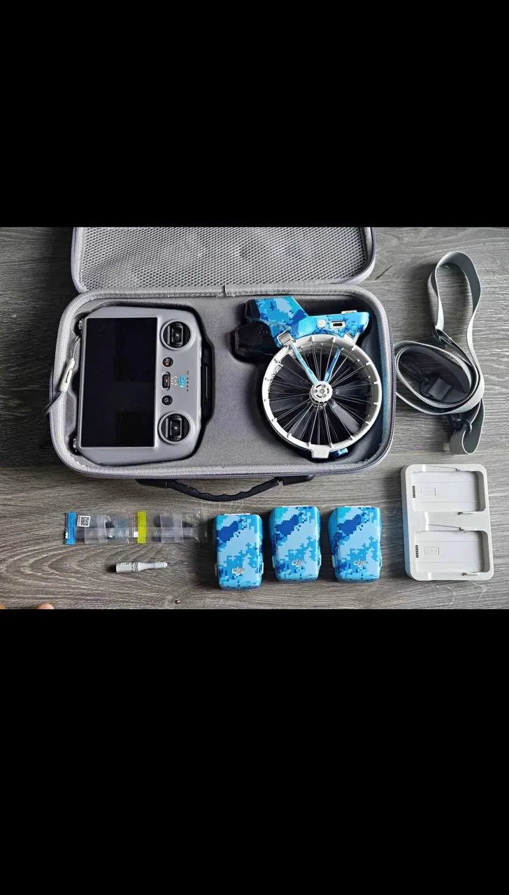 Дрон DJI Flip с пультом RC 2 и комплектом аксессуаров