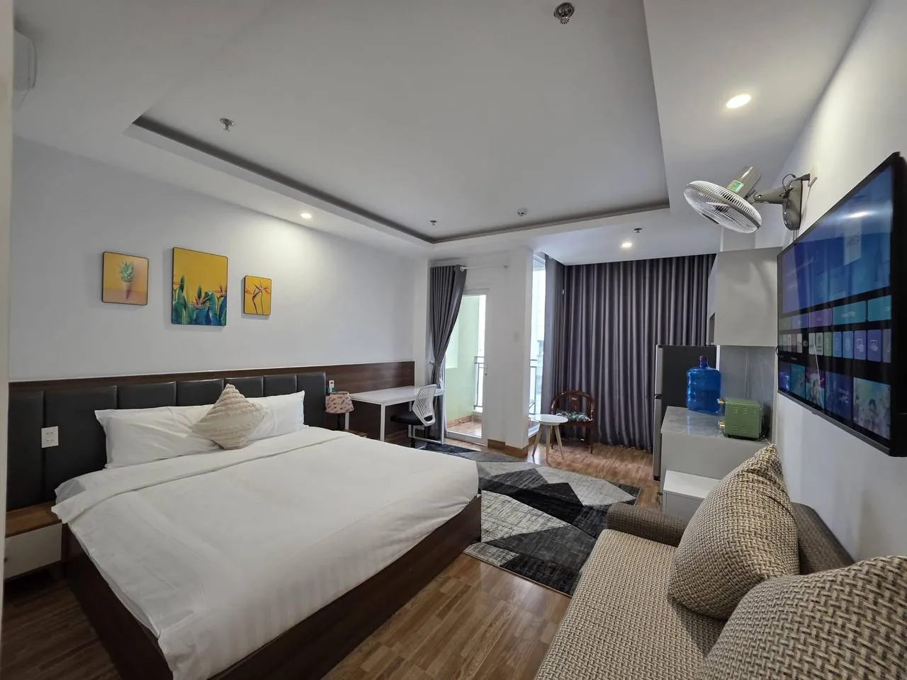 Căn hộ gần biển, có view, đường Trần Phú